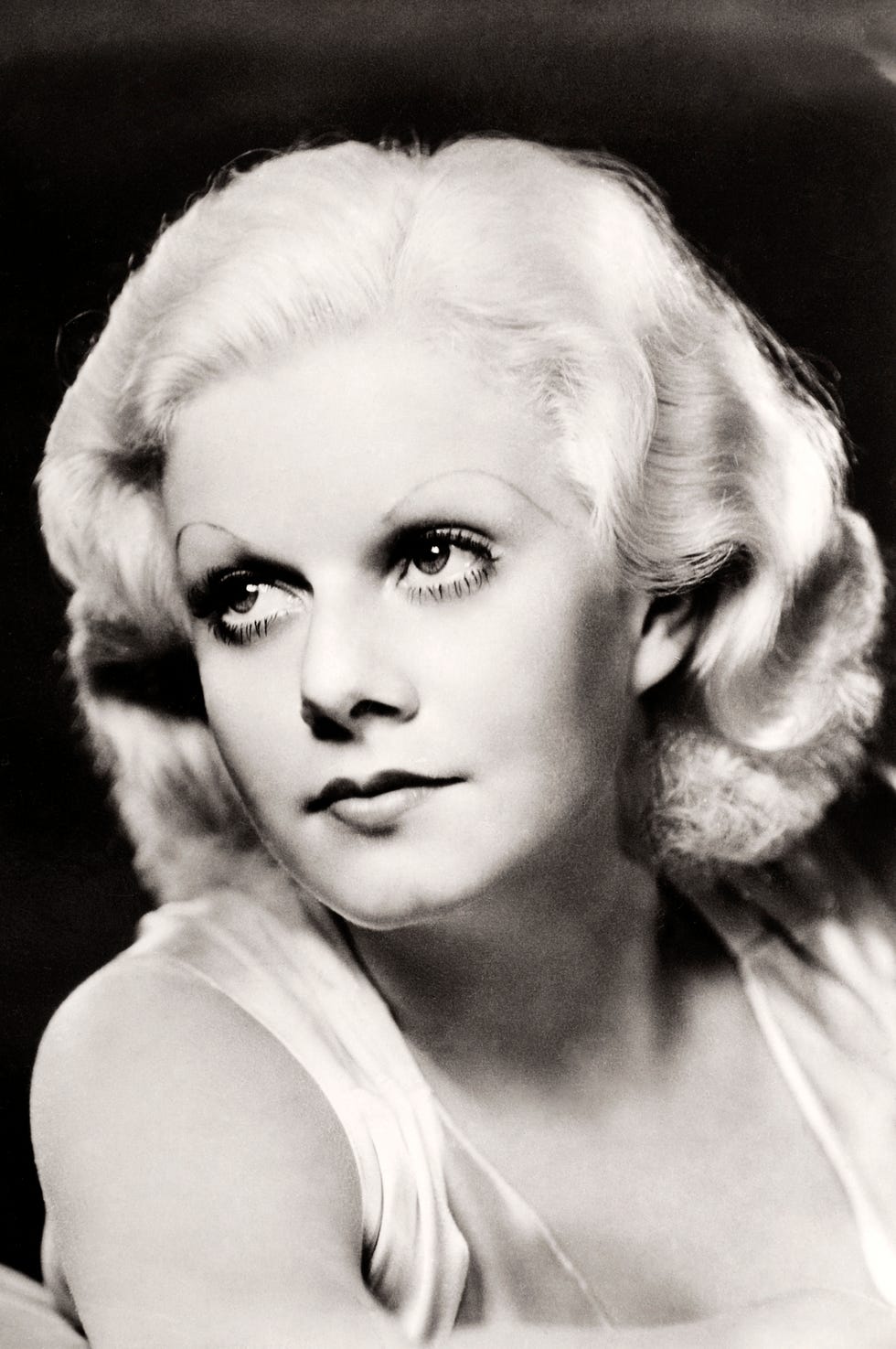 Similar to finger waves, the Marcel wave was a highly styled wave worn by the likes of Jean Harlow, among many other actresses. Hairdresser Marcel Grateau is often credited for inventing the technique, which involved using hot curling tongs to give hair deep, defined waves.