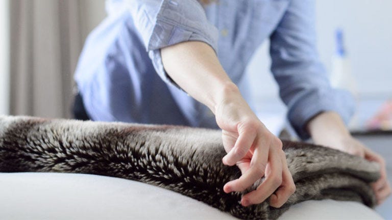 Finger, Sleeve, Skin, Wrist, Joint, Denim, Nail, Comfort, Medical, Service, 