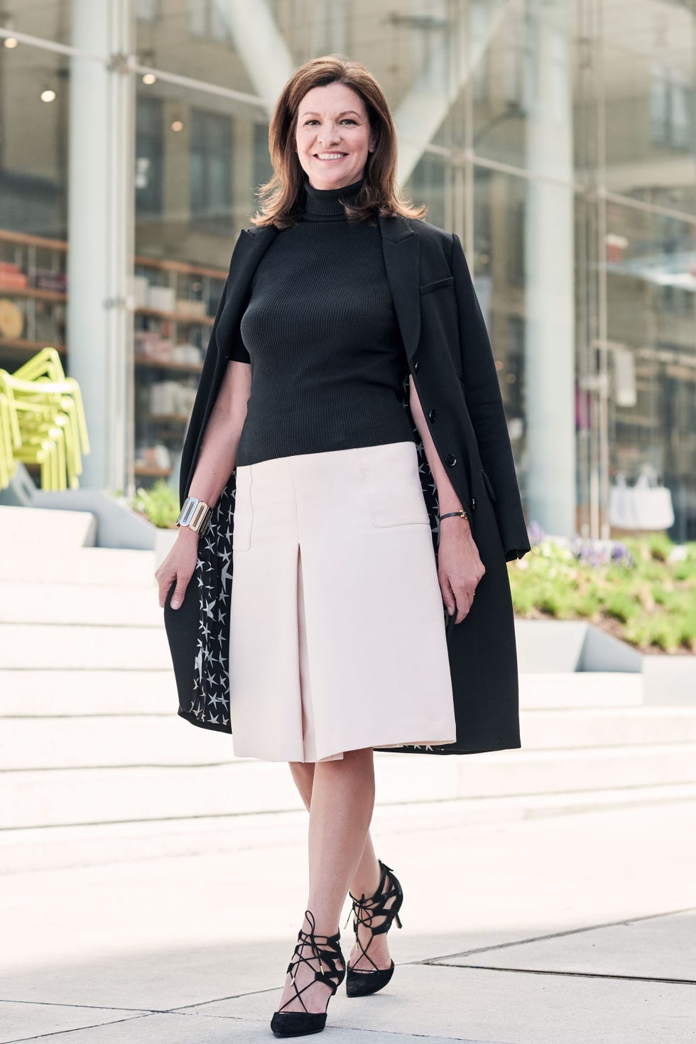 Clothing, Brown, Sleeve, Shoulder, Joint, Outerwear, White, Collar, Style, Street fashion, 