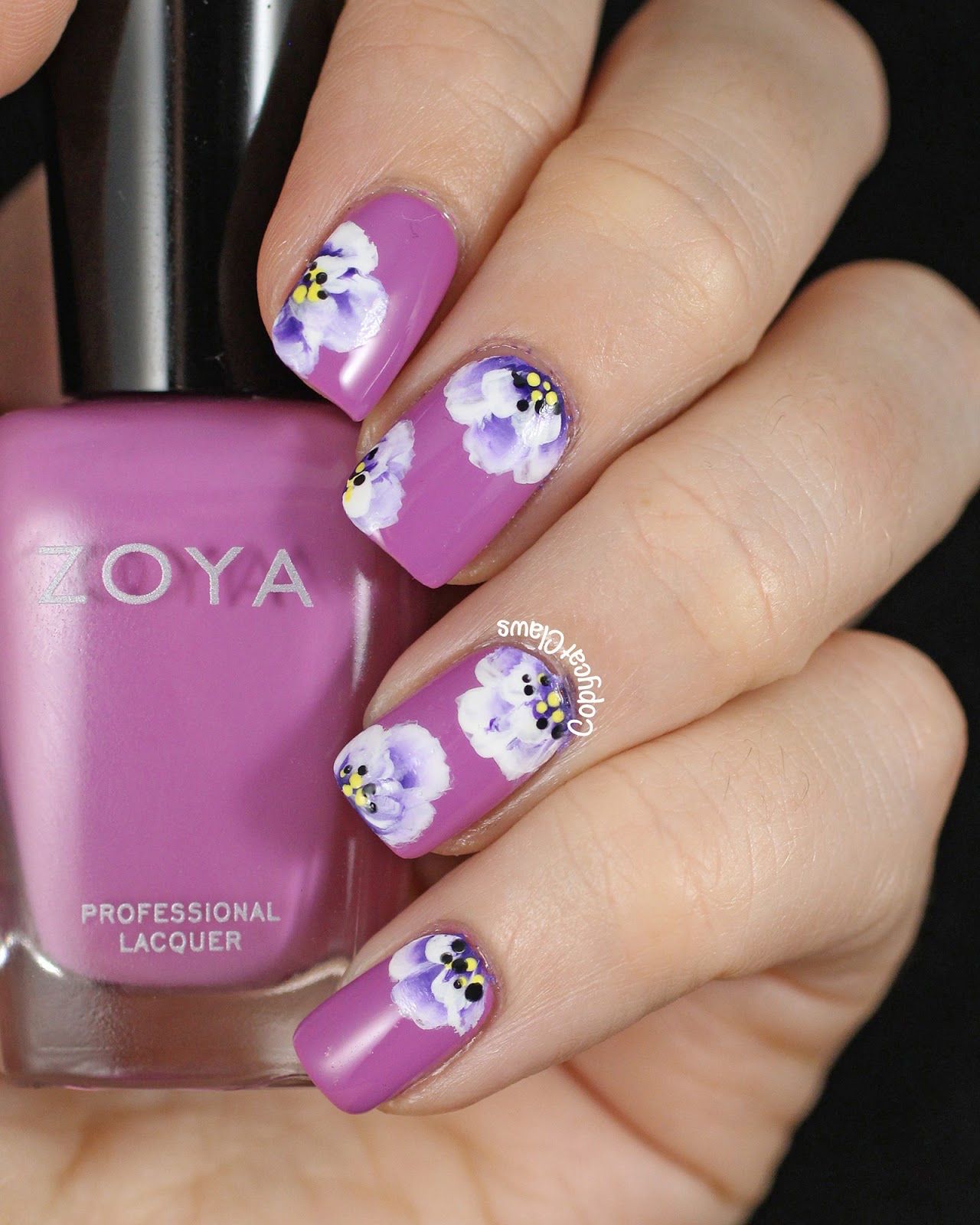 40 Simple Flower Nail Designs That Are So Easy to DIY