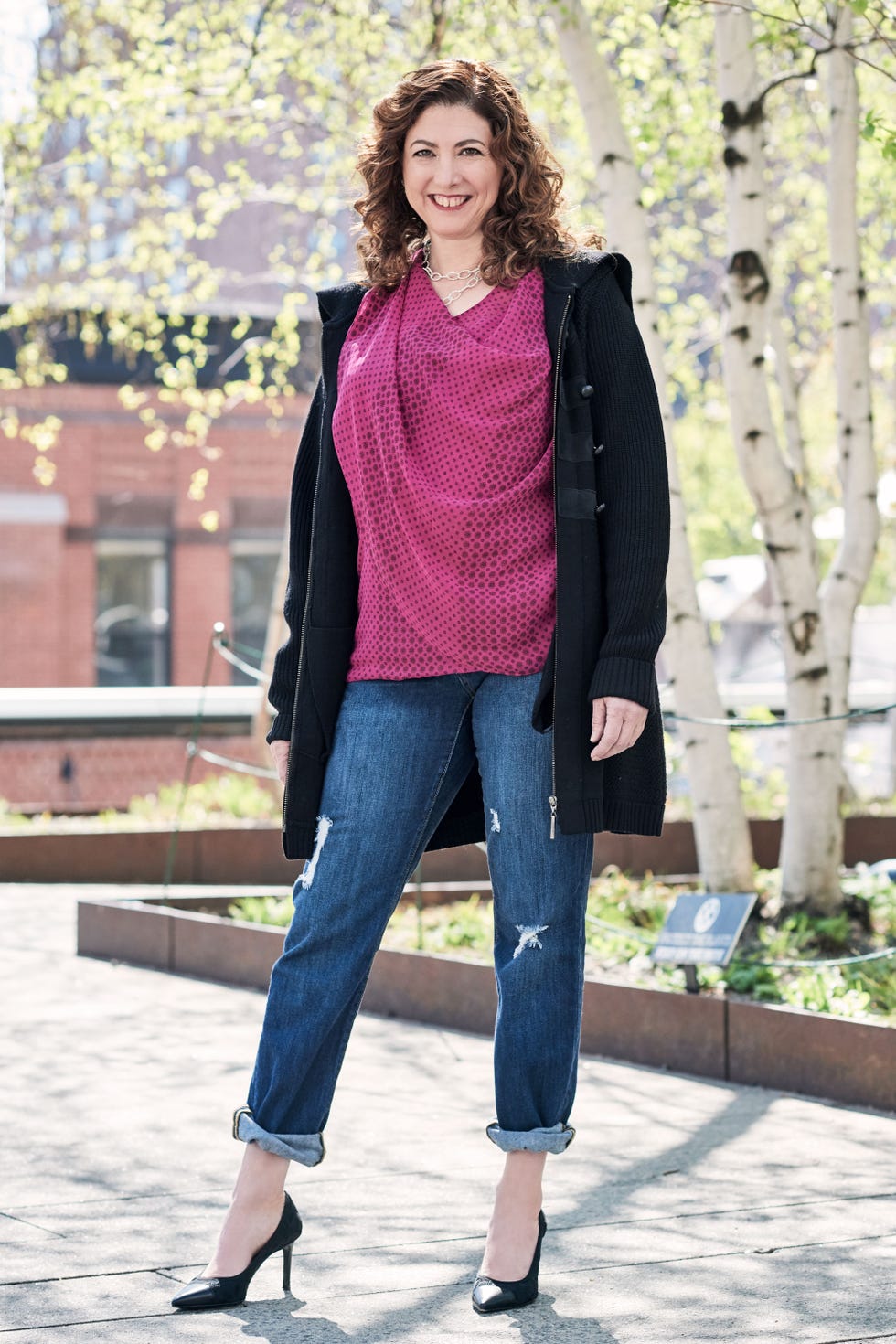 Clothing, Footwear, Brown, Sleeve, Trousers, Textile, Denim, Joint, Outerwear, Jeans, 