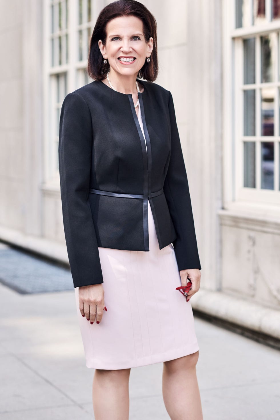 Sleeve, Shoulder, Joint, Collar, Waist, Style, Formal wear, Street fashion, Jewellery, Fashion, 