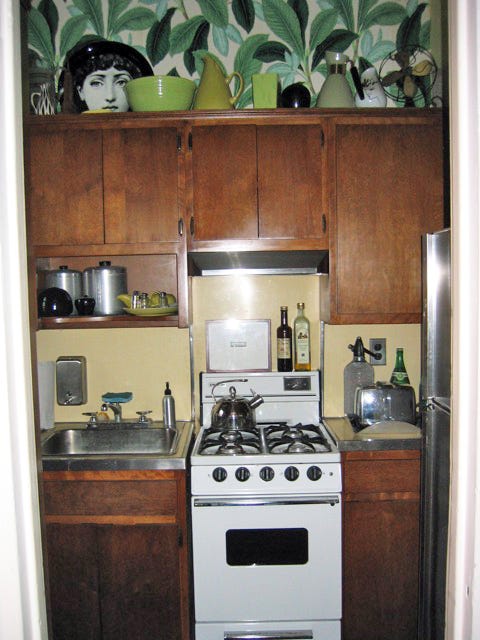 Room, Major appliance, Kitchen, Kitchen appliance, Home appliance, Kitchen stove, Cooktop, Small appliance, Cabinetry, House, 