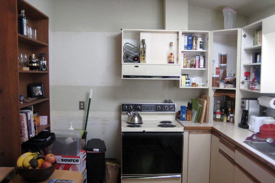 Room, Shelving, Shelf, Major appliance, Kitchen appliance, Small appliance, Kitchen, Kitchen stove, Home appliance, Cooktop, 