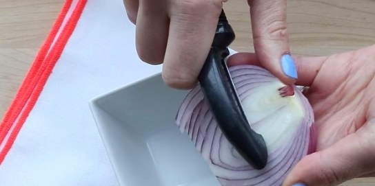 how to use a peeler