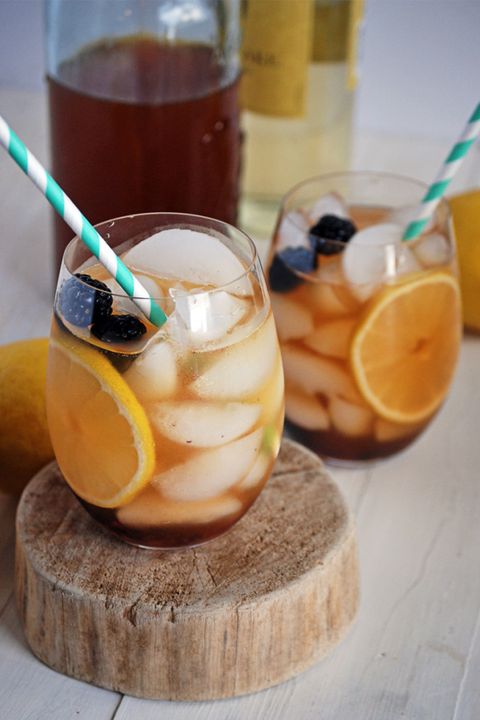 24 Best Sangrias To Sip All Summer Long How To Make Easy Red And White Wine Sangria