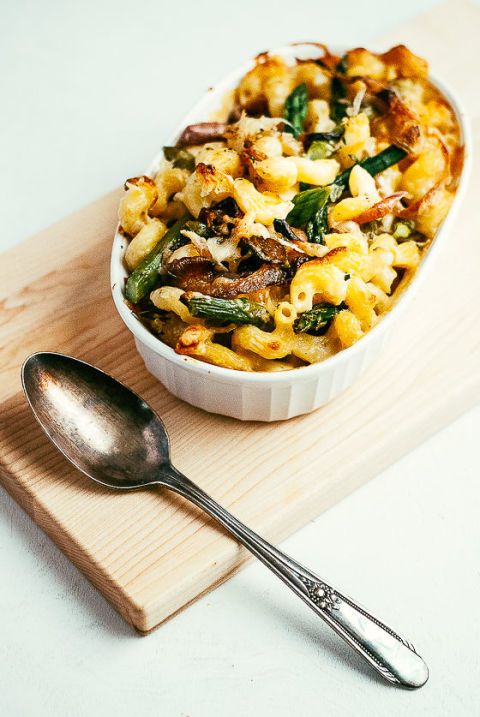 Caramelized Onion and Asparagus Mac and Cheese