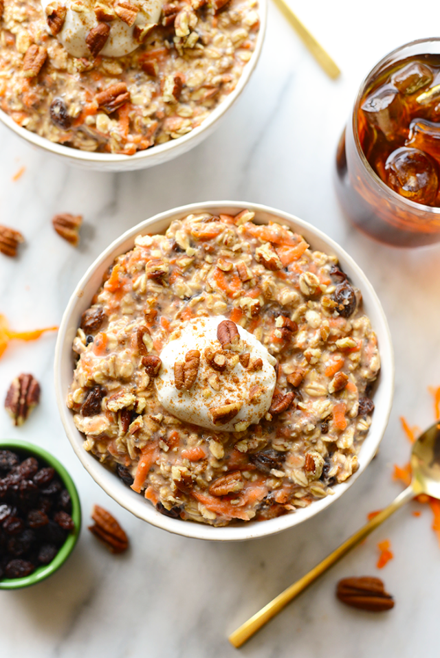 https://hips.hearstapps.com/ghk.h-cdn.co/assets/16/28/640x958/gallery-1468505296-carrot-cake-overnight-oats.png?resize=980:*