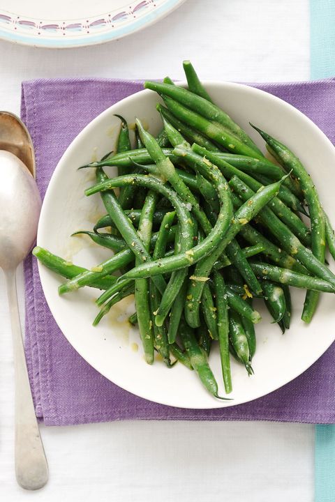 green beans on a white plate