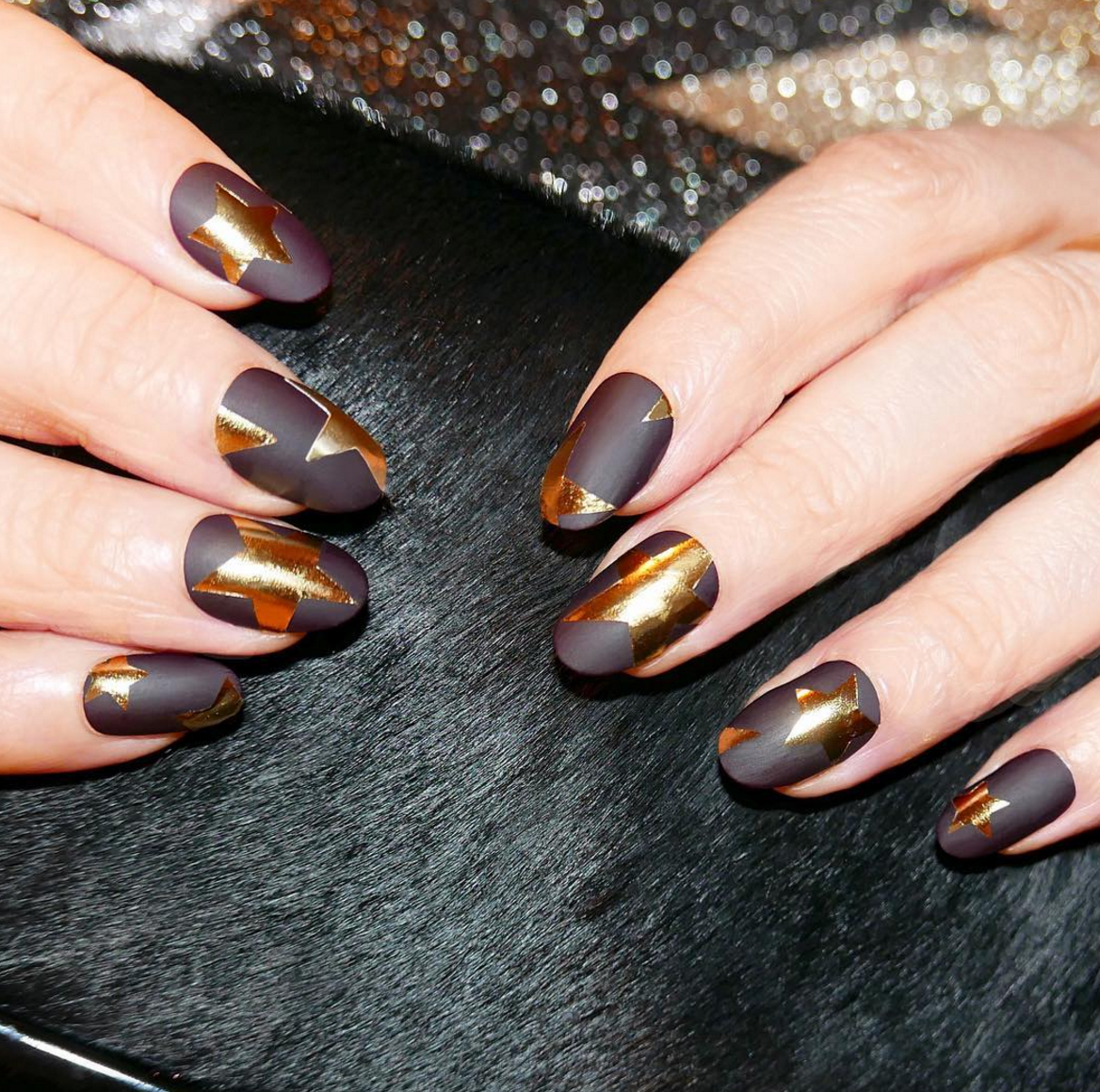 30 Gorgeous November Nail Ideas : Dotty Brown Nails