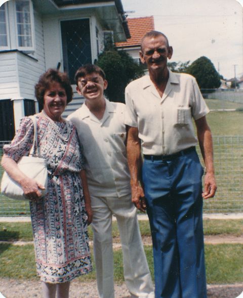 Robert Hoge and his parents