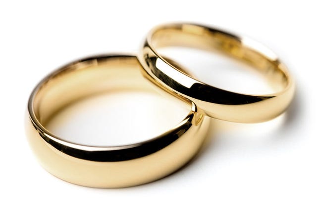 Jewellery, Fashion accessory, Amber, Metal, Fashion, Ring, Natural material, Photography, Body jewelry, Macro photography, 
