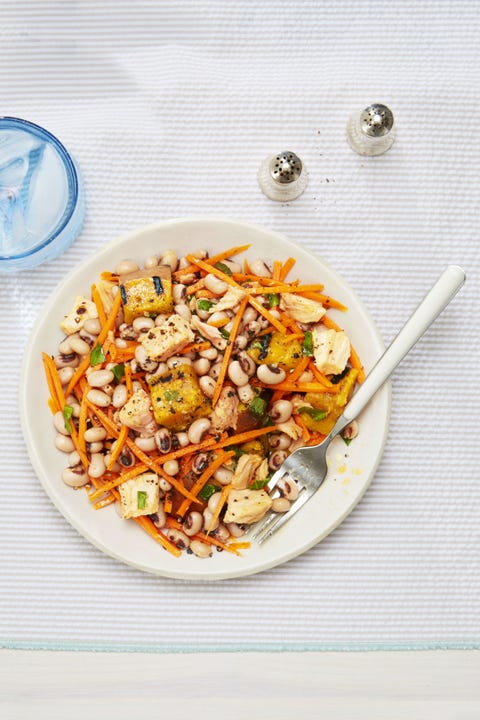 Salată de tonă de vară cu cartofi dulci și busuioc imagine