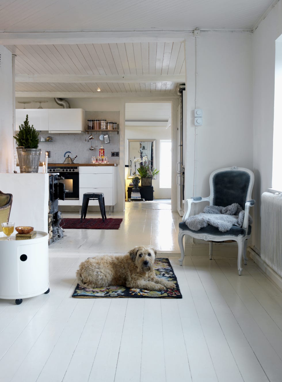 <p><span class="redactor-invisible-space" data-verified="redactor" data-redactor-tag="span" data-redactor-class="redactor-invisible-space">Set your smart thermostat to turn off when you go out and turn on when you come back, or automate it to turn down the temperature while you sleep.&nbsp;</span>People who use smart thermostats can save over 10% on energy bills. And data suggests that programmable thermostats can save you about $180 a year. These devices also let you adjust the heat from your smartphone, and some can learn (and adapt to) your habits.&nbsp;</p>