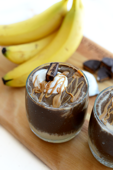 Smoothie sano della tazza del burro di arachidi Immagine