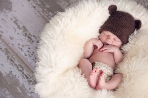 Human, Skin, Comfort, Textile, Nap, Sleep, Baby sleeping, Love, Bedtime, Fur, 