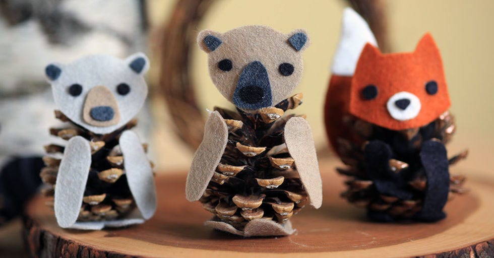 How to Make a Felt Pinecone Bear - DIY Projects for Kids How to Make a Felt Pinecone Bear - DIY Projects for Kids