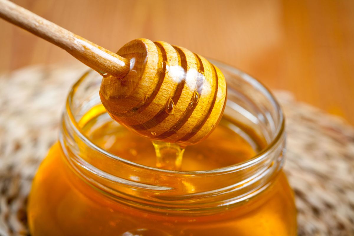 4 Health Benefits of Honey - How to Use Honey on Cuts and Burns