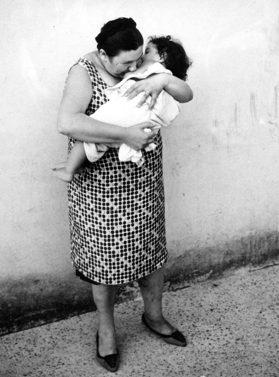 Ретро видео мать сын. Фотограф Кен Хейман. Материнская любовь фото. Мама трогательное фото. Материнство 50 годы.