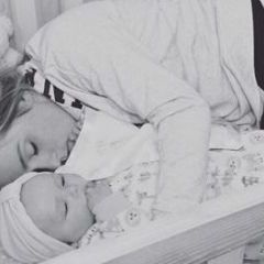 mom-sleeps-in-baby's-crib