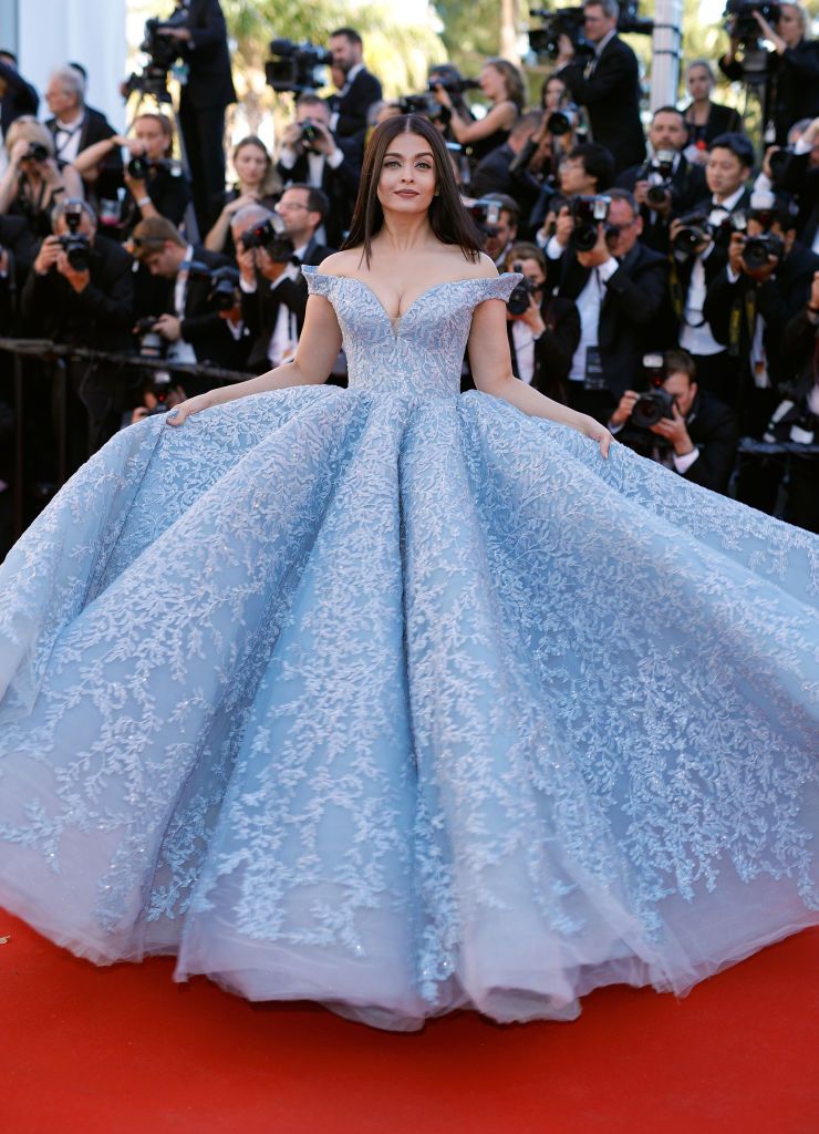 Aishwarya Rai Bachchan turns 48: Look back at some of her iconic sartorial  choices | Entertainment