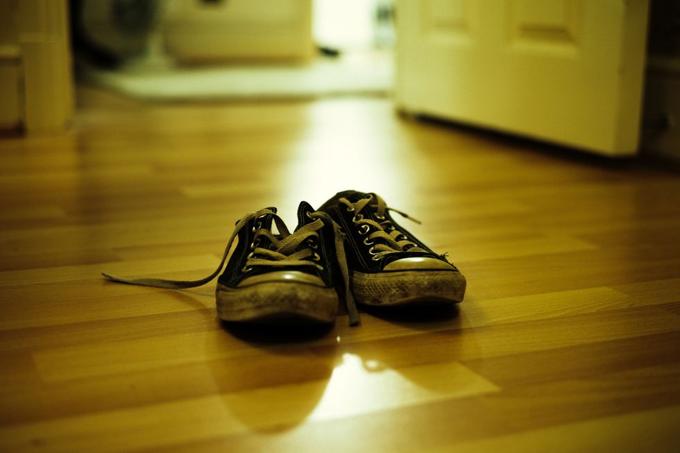 dirty-sneakers-clean-floor