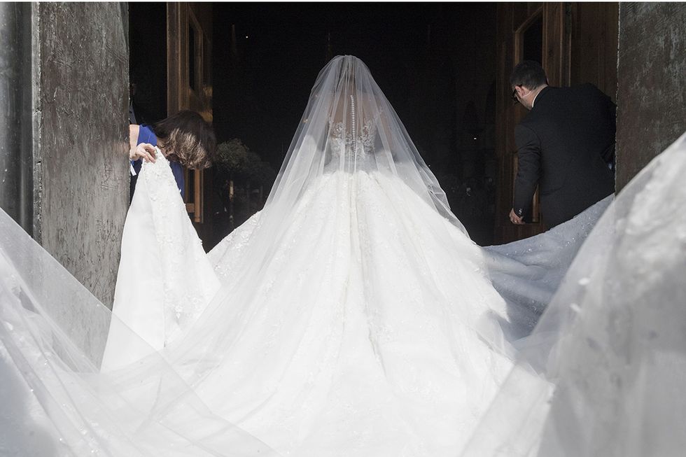 White, Photograph, Bride, Dress, Wedding dress, Bridal accessory, Bridal clothing, Gown, Bridal veil, Veil, 