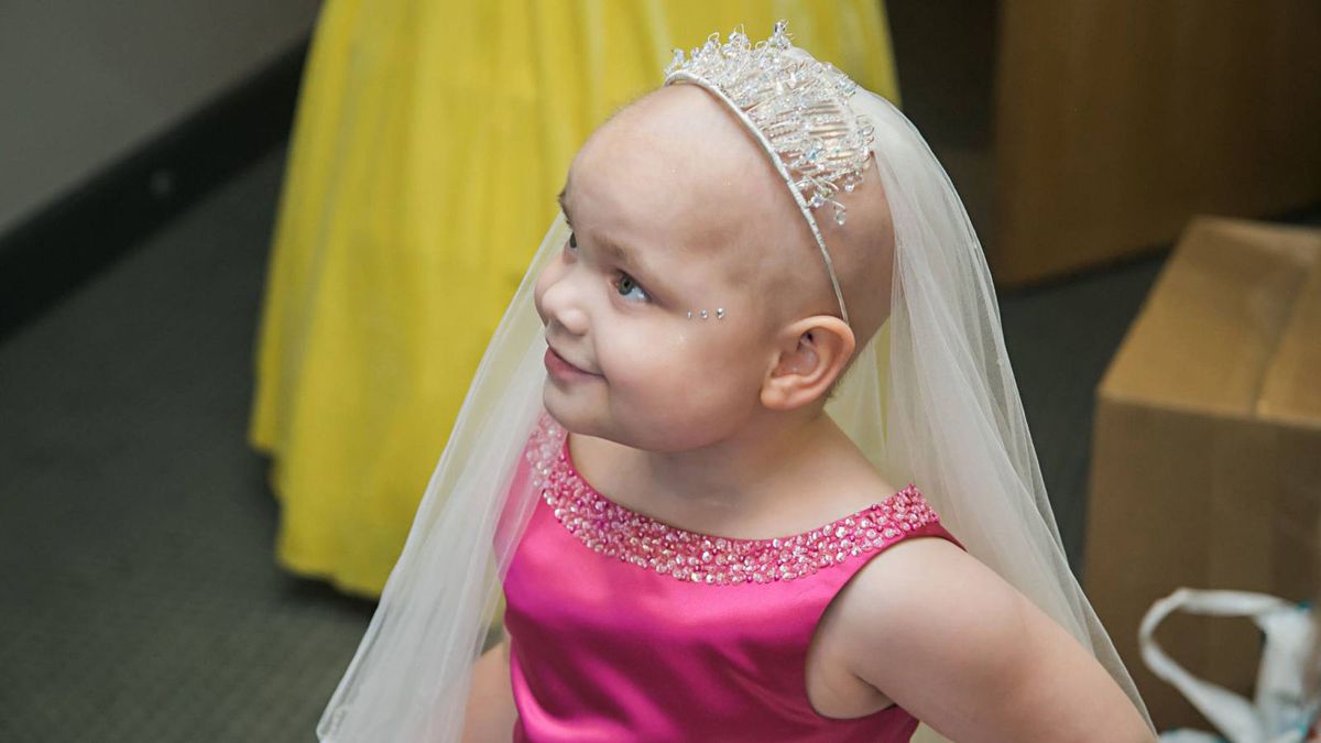 Terminally ill girl gets "married" to best friend