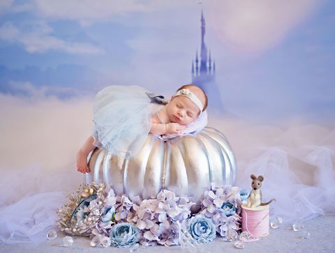 Itty Bitty Disney Princesses Are Brought To Life In Enchanting Photo Shoot Disney Princess Newborn Photo Shoot