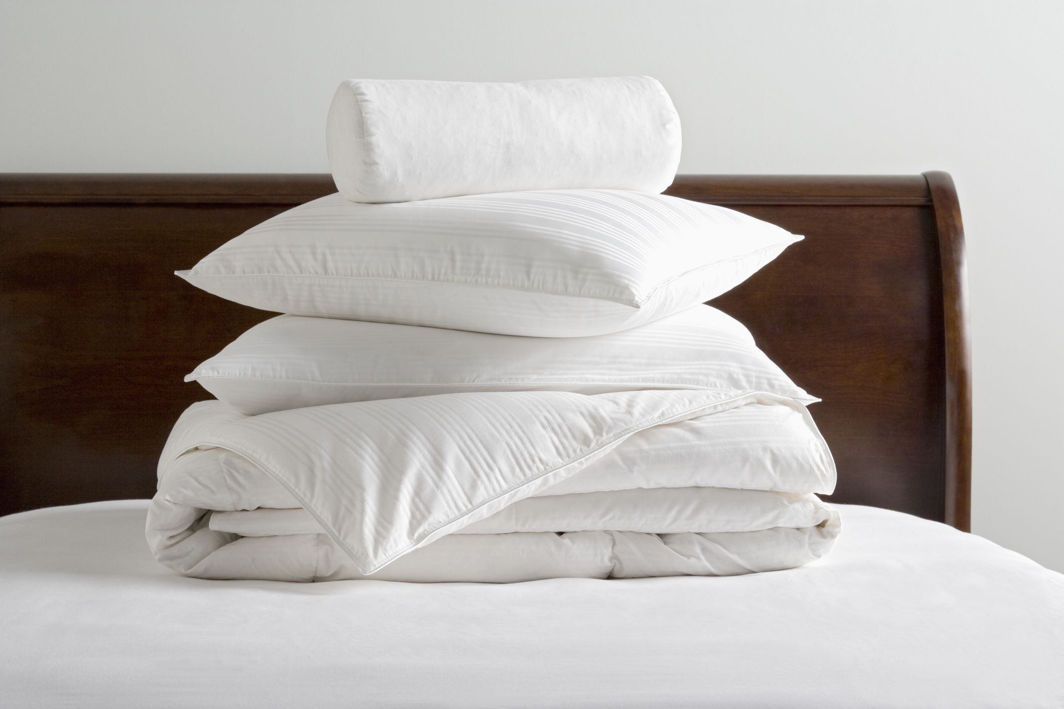 8 Best Pillows 2018 Reviews Of Top Rated For Side Back 8 Best Pillows 2018 Reviews Of Top Rated For Side Back And Stomach Sleepers Golfhr Info