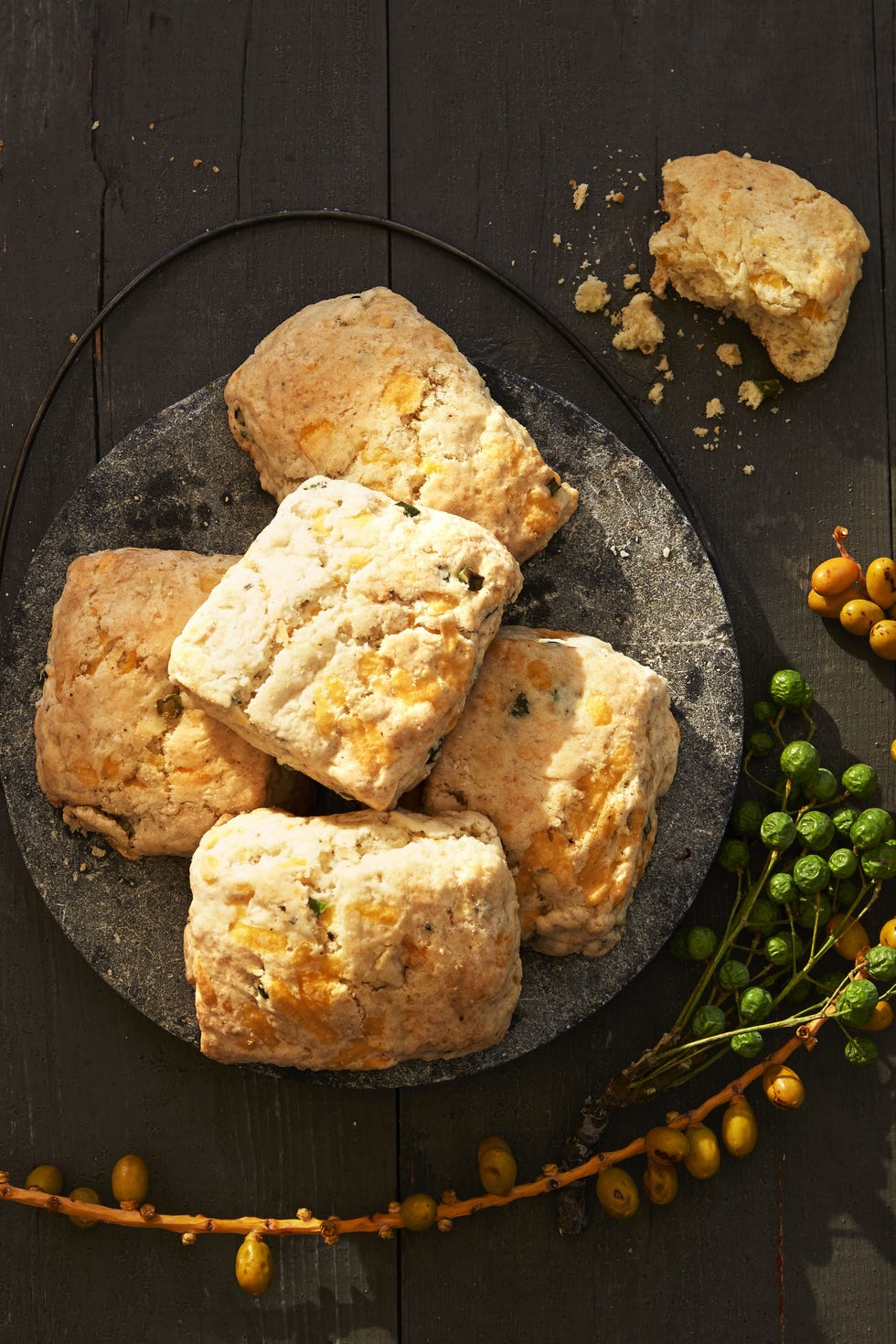 thanksgiving side dishes fluffy apple cheddar biscuits