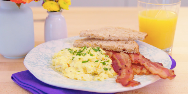 The BEST Scrambled Eggs - Light & Fluffy! - Julie's Eats & Treats ®