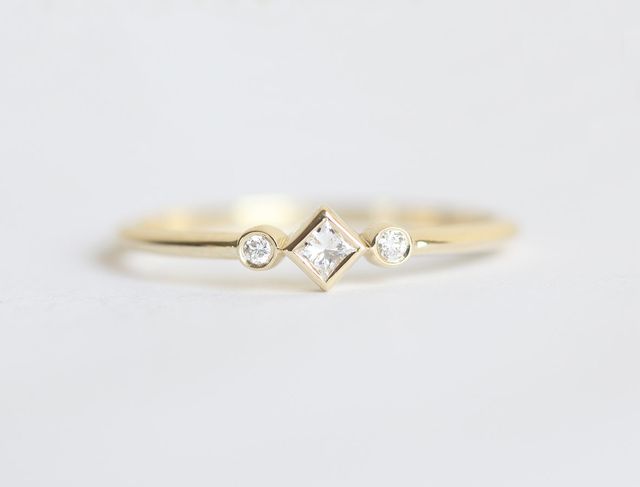 Ring, Jewellery, Fashion accessory, Engagement ring, Body jewelry, Pre-engagement ring, Diamond, Platinum, Gemstone, Metal, 