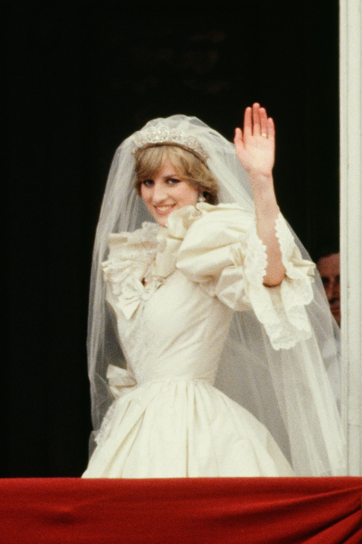 10 Things You Didn t Know About Princess Diana s Wedding Dress