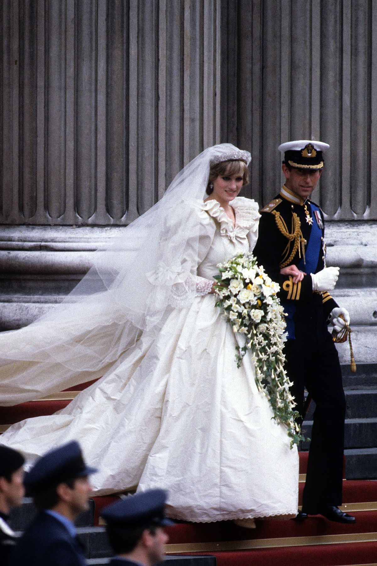Featured image of post Princess Diana Wedding Dress Train