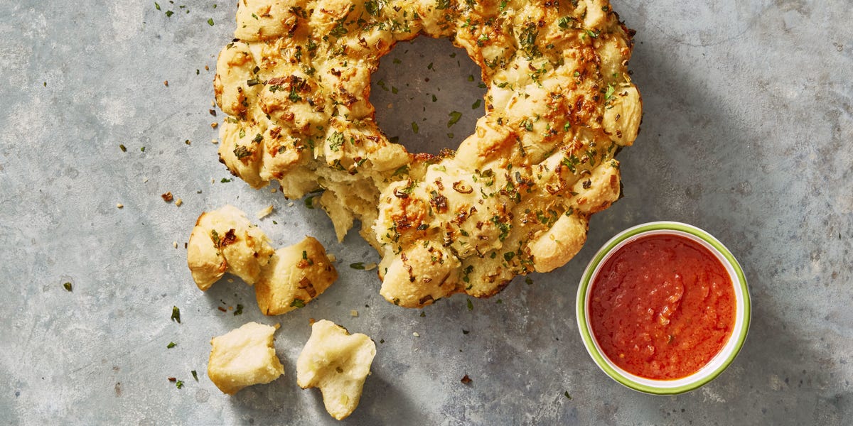 Best cheesy monkey bread recipe how to make cheesy monkey bread