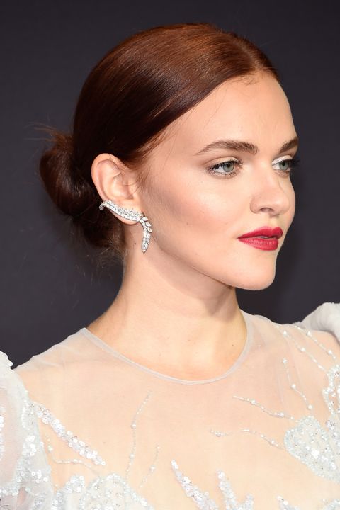 Hair, Face, Hairstyle, Eyebrow, Ear, Chin, Lip, Beauty, Chignon, Forehead, 