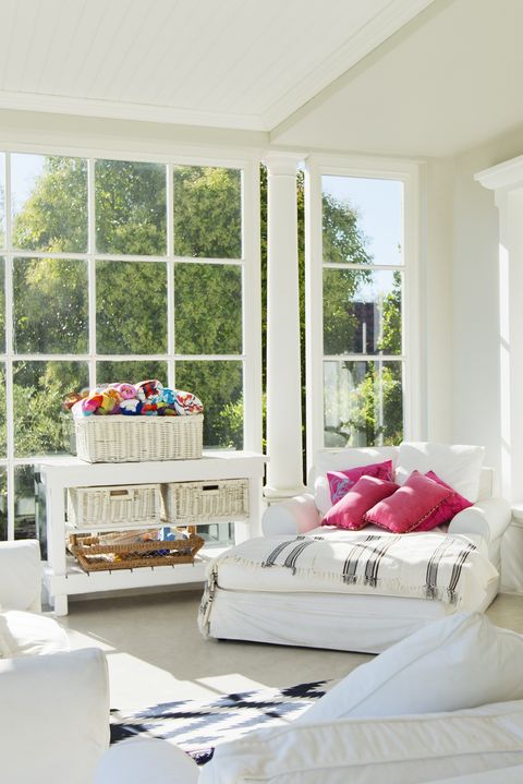 26 Sunroom Decorating Ideas Best, What Kind Of Furniture Do You Use For A Sunroom