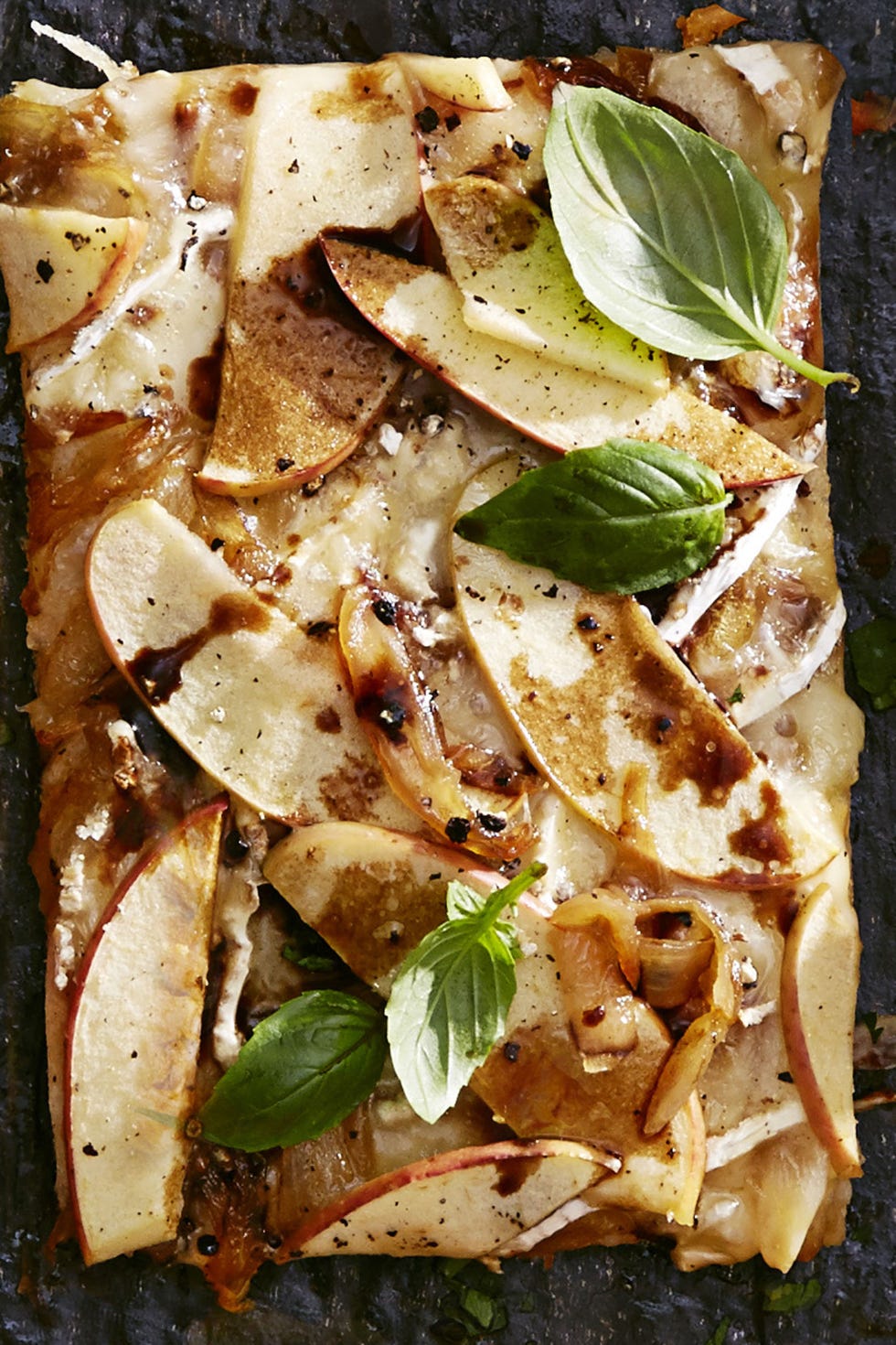 Apple-Brie With Caramelized Onions Pizza