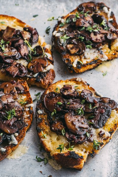thanksgiving appetizers   bruschetta with mushrooms and fontina