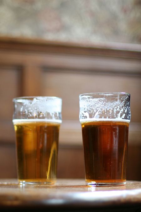 Drink, Beer, Beer glass, Lager, Pint glass, Alcoholic beverage, Pint, Bia hơi, Ale, Distilled beverage, 