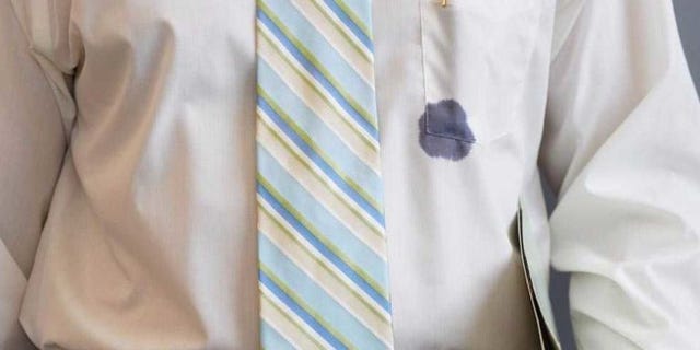 How To Get Ink Stains Out Of Clothes Tips For Removing Pen From Shirts - How To Get Pen Ink Off White Leather How To Get Ink Stains Out Of Clothes Tips For Removing Pen From Shirts - How To Get Pen Ink Off White Leather