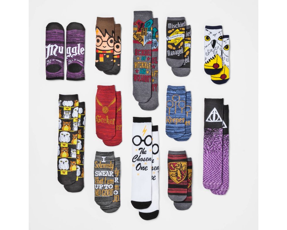 Skateboard, Sock, Longboard, Footwear, Skateboarding Equipment, Sports equipment, Skateboard deck, Fashion accessory, 