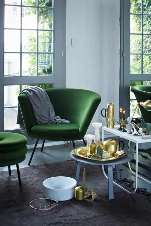 <p>"I would like to say goodbye to green for awhile, because I think it's become overexposed. As much as I like it, everyone jumped on it at once and how many green sofas and chairs can you see? If we don't overindulge it's a good color," says Fire.</p>