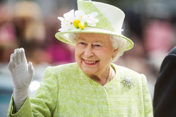 queen elizabeth fashion