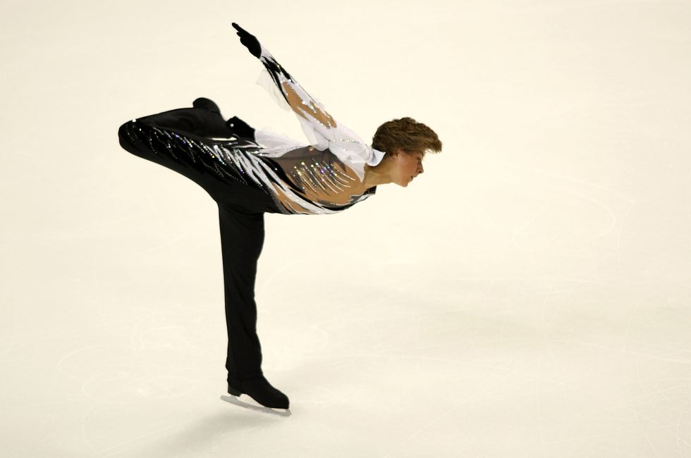 Athletic dance move, Kick, Figure skate, Dancer, Figure skating, Recreation, Leg, Jumping, Dance, Balance, 