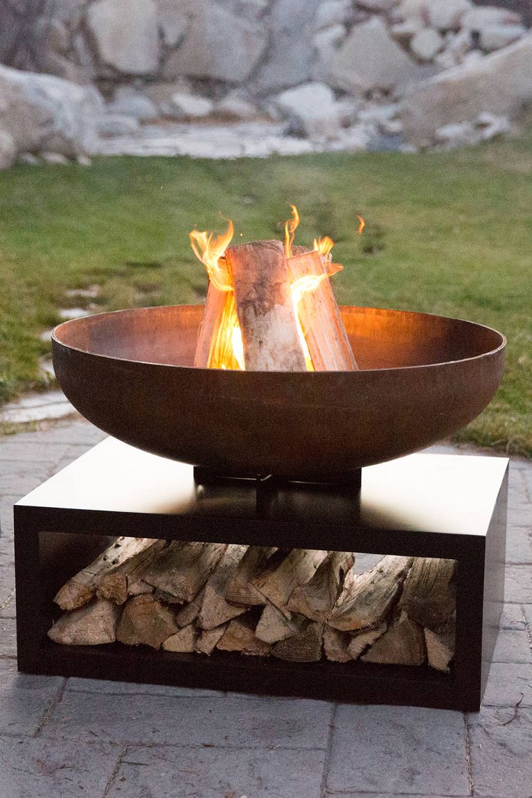 13 Best Outdoor Fire Pit Ideas to DIY or Buy - Building Backyard Fire Pits