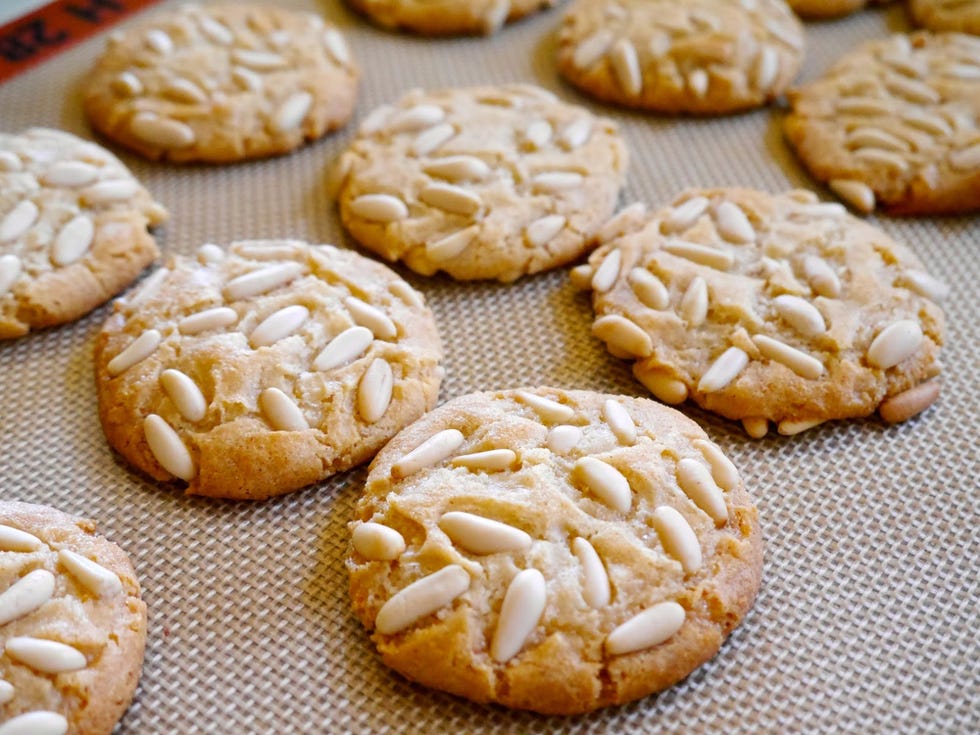 Food, Dish, Cookies and crackers, Cuisine, Pignolo, Baking, Baked goods, Snack, Cookie, Ingredient, 