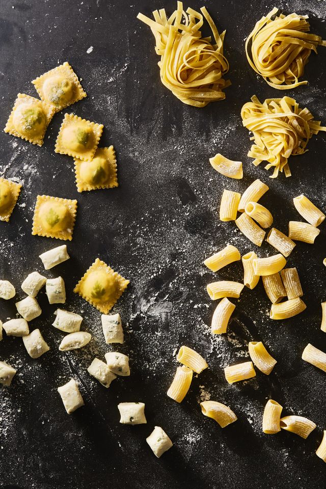 https://hips.hearstapps.com/ghk.h-cdn.co/assets/18/08/1519315926-classic-pasta-dough-mike-garten-ghk-0318.jpg?crop=1.0xw:1xh;center,top&resize=640:*