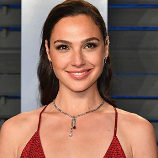 how to pronounce gal gadot last name